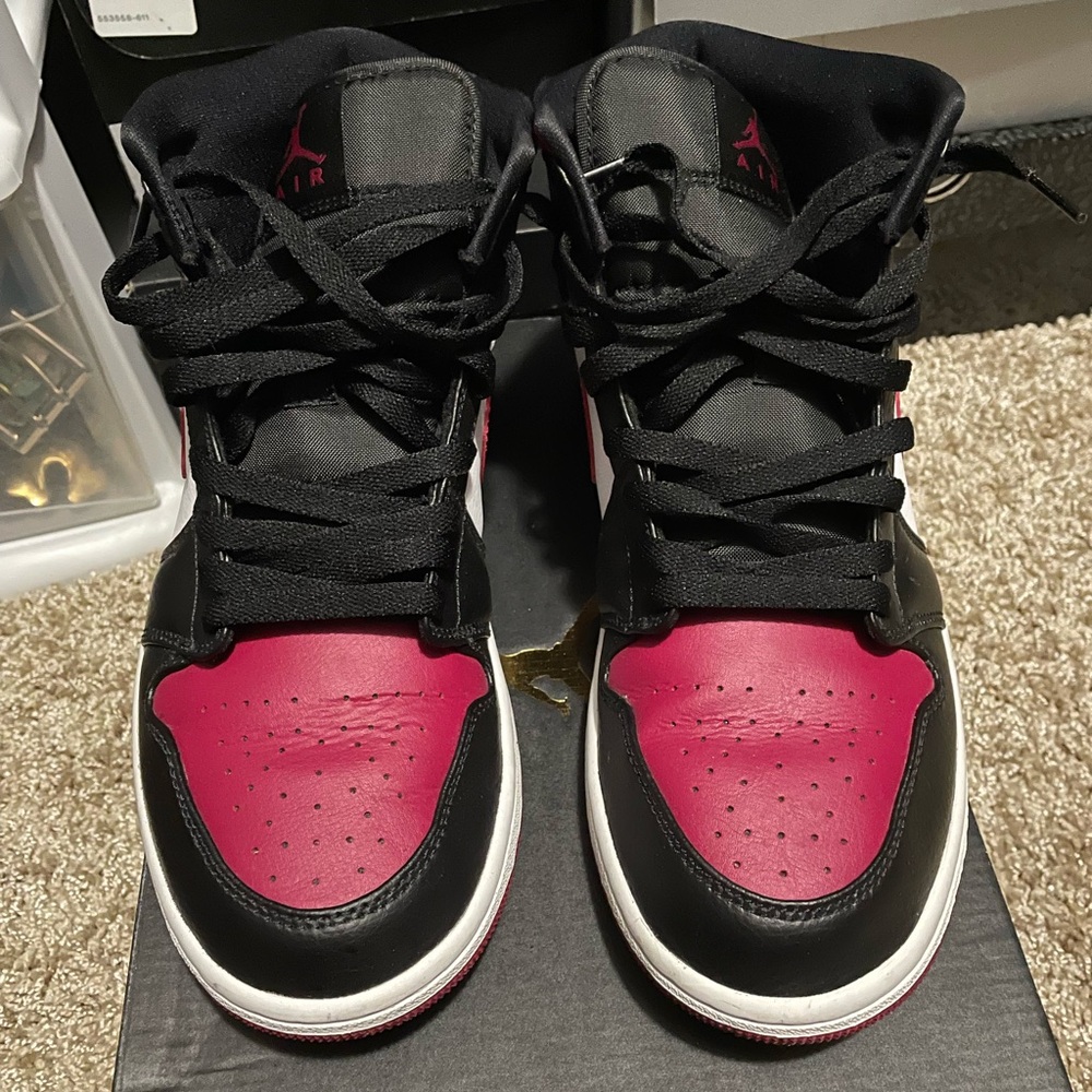Jordan Air 1 Mid Black and Red